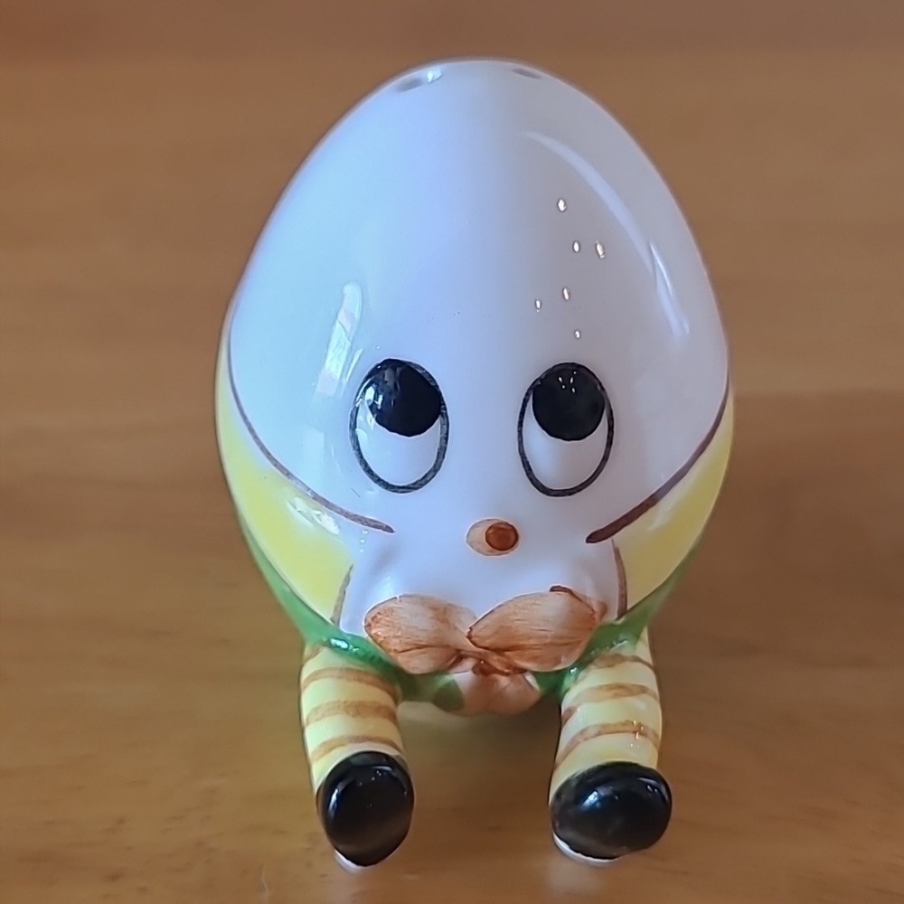 VINTAGE Ceramic Humpty Dumpty Egg Sitting On A Wall Salt And Pepper Shaker Set - Picture 6 of 16